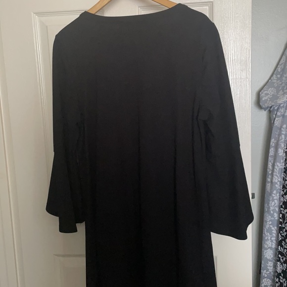 Ladies dress flare sleeves - Picture 5 of 5